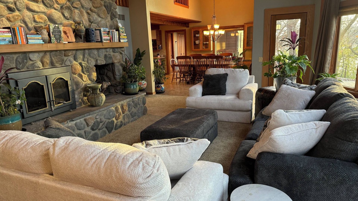 Fergus Falls Cabin | Ugly Duckling Lodge - Swan Lake Retreat