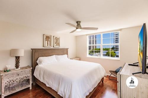 Aventura House | Uhost AI - 3B Gem w Golf & Intracoastal Views