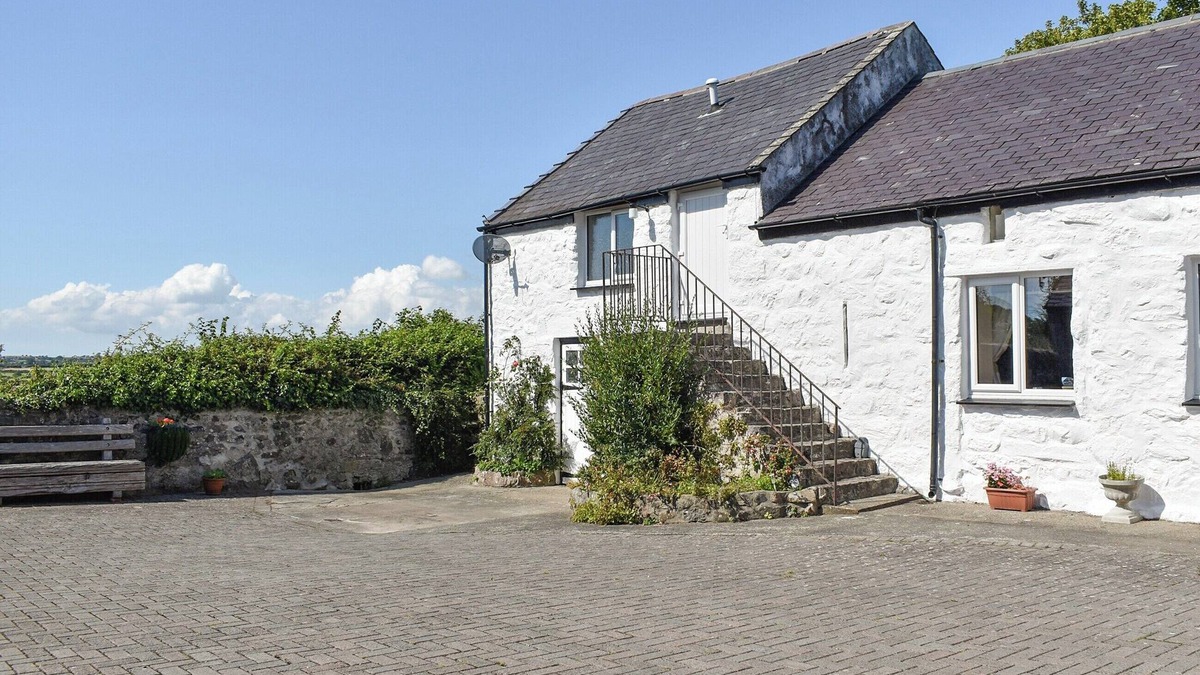 Brynsiencyn Cottage | UK40277 - Llys Elen Two