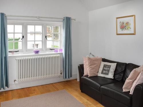 Scaynes Hill House | Uk46354 - Old Chimneys Cottage
