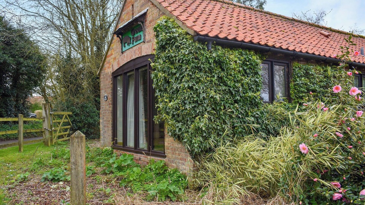 Aldborough Cottage | UK46717 - The Orchard