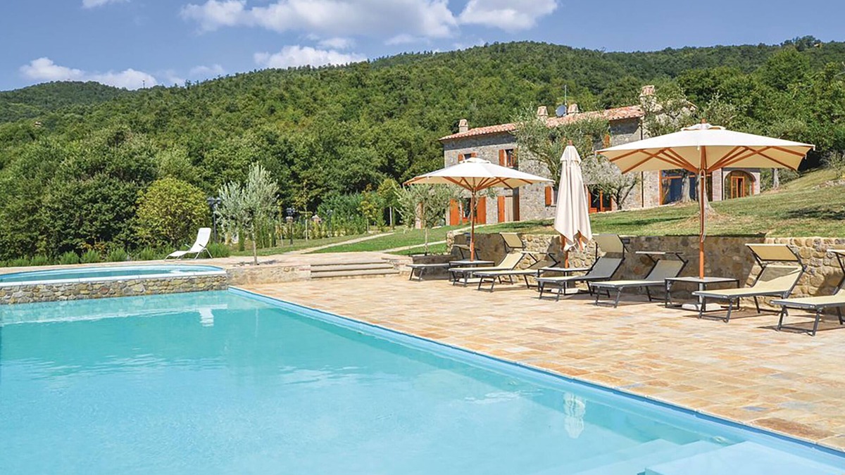 Umbertide Villa | Uliveto house in Molino Vitelli, pool, tennis court, BBQ, Umbrian Tuscan borders