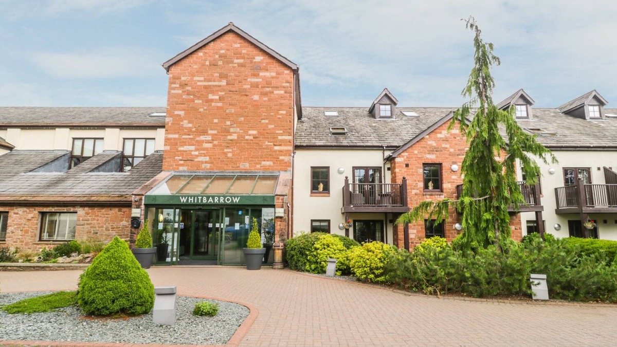 Penrith Cottage | ULLSWATER 29, character holiday cottage, with pool in Penrith