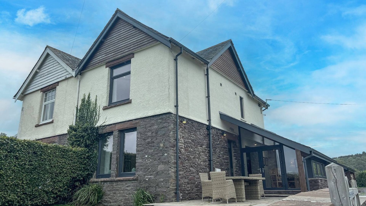 Watermillock Cottage | Ullswater View, is a stunning ground floor home with views of the lake and walks from the door.