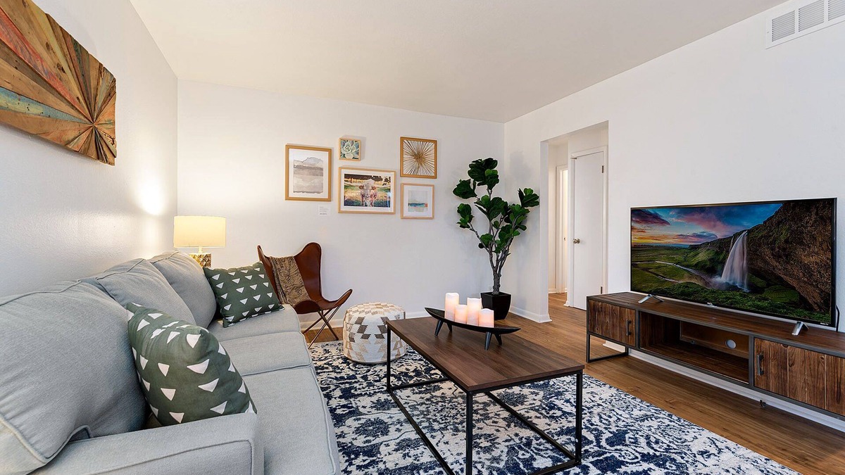University Acres Condo | Ultimate Chill Zone | BBQ, Bikes, Pet Friendly!
