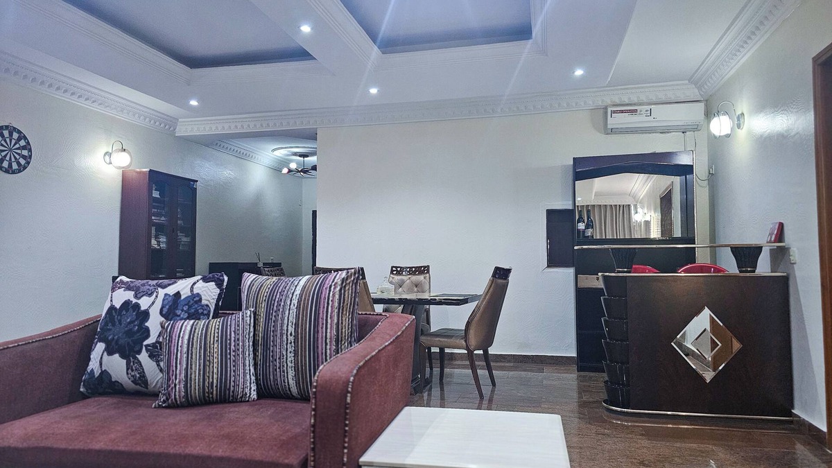 Ikoyi Apartment | Ultimate Comfort in V/Island Lagos: Spacious 2-Bed with 24/7 Power & Free WiFi