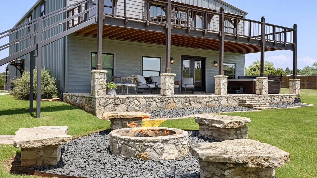 Glen Rose House | Ultimate Entertainment Getaway