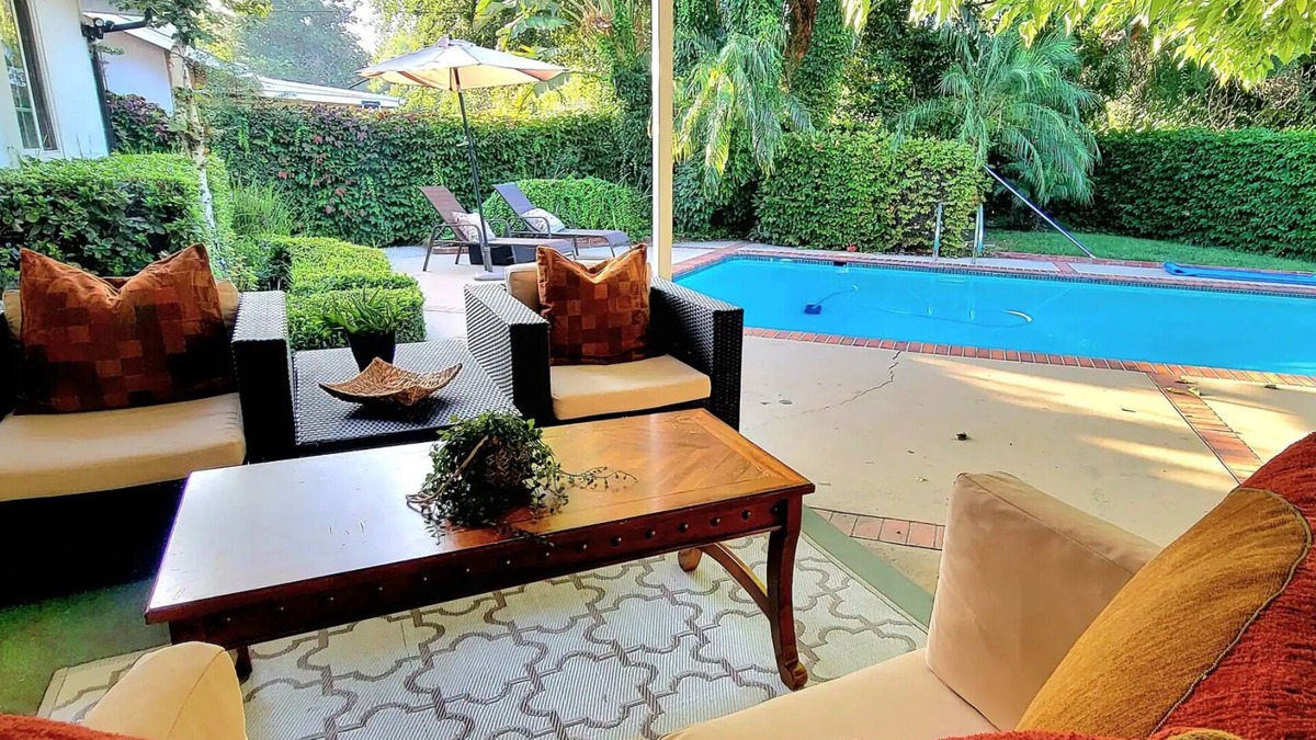 Winnetka House | Ultimate Family Fun Home- Pool, BBQ, & Lush Fenced Yard-Pet Friendly!