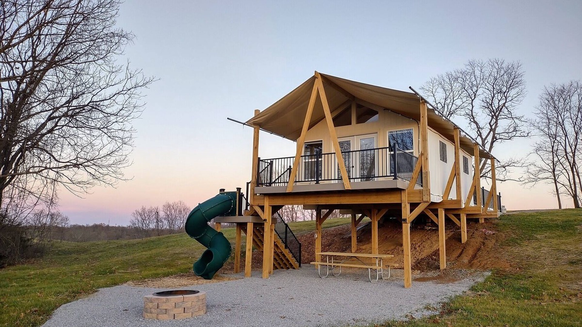 Williamstown Apartment | Ultimate Family Glamping Tent (w/twisty slide)