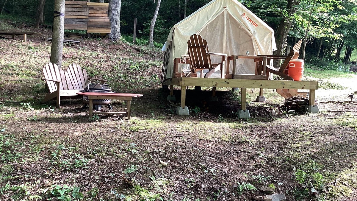Turtletown RV Rental | Ultimate Glamping in the mountains of Tennessee Pet and Kid Friendly with games