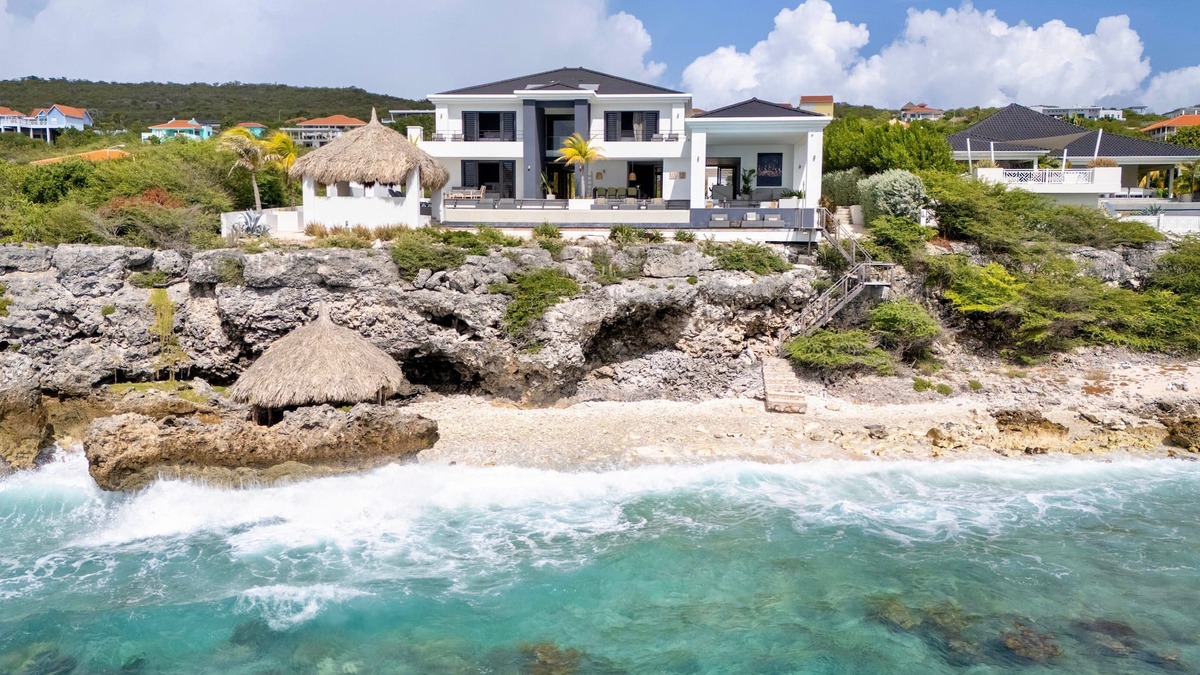 St. Marie Villa | Ultimate Luxury Oceanfront Villa w/Private beach & Ocean access