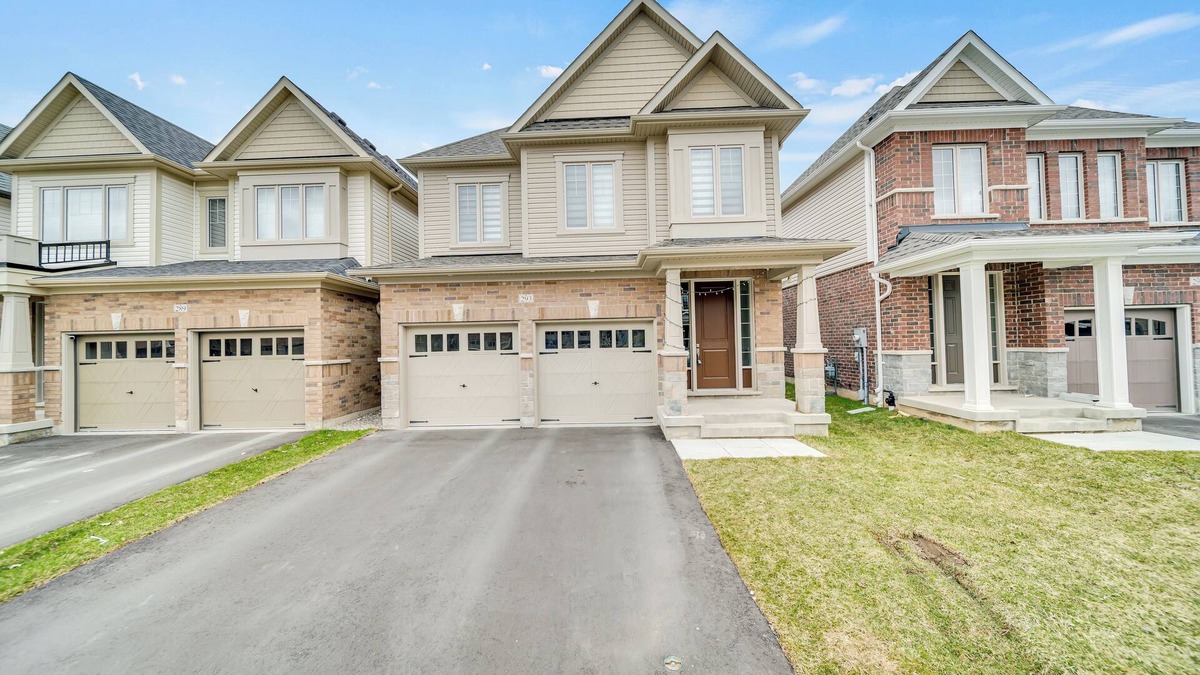 Kitchener House | Ultimate Luxe ~5BR & 5.5WR ~EV Charger ~Kitchener