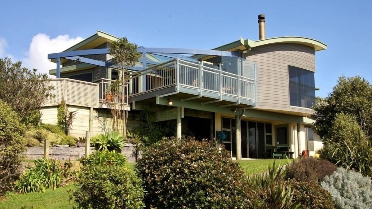 Bell Block House | Ultimate Seaside Living at Wanaka Bay, New Plymouth.
