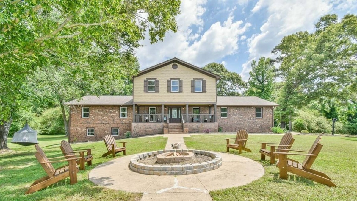 Gainesville House | Ultimate Vacation Resort Horse Ranch Farm