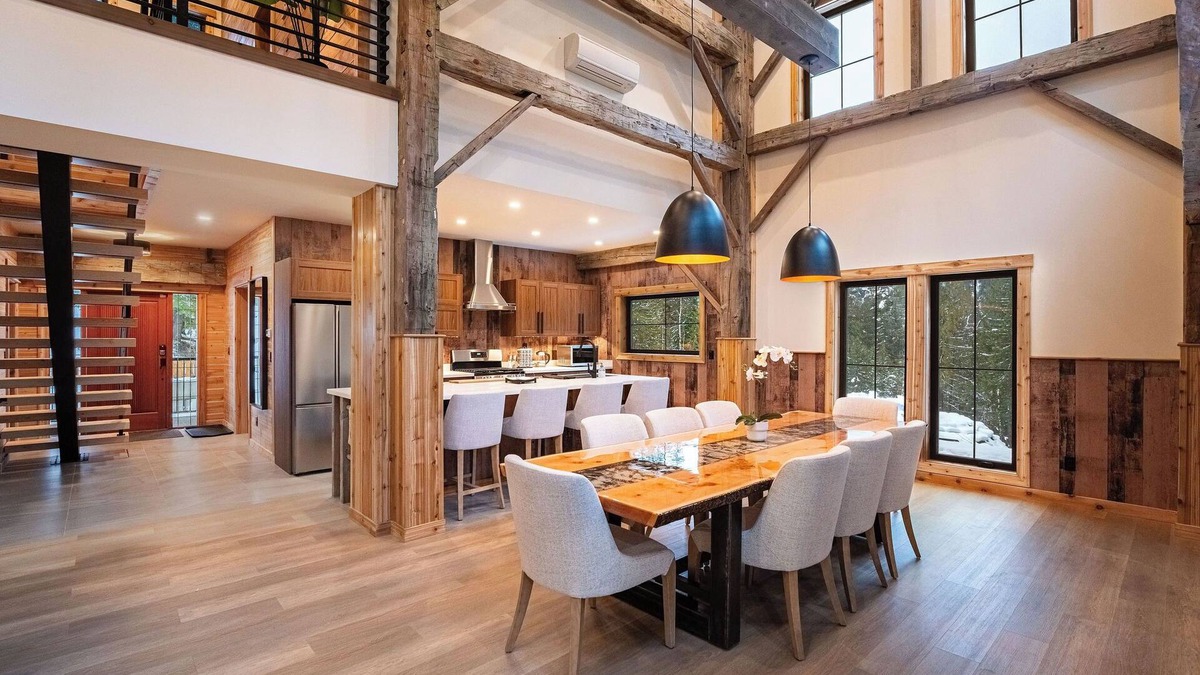 Revelstoke Hotel | Ultra-Luxurious 3-Bedroom Lodge with Exclusive Private Hot Tub