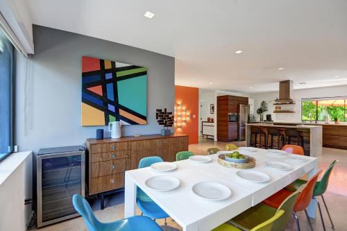 Little Tuscany House | Ultra Luxury Resort Like Compound Pool, Spa, Fire Pit- Close to Everything- 4BD/2.5BTH