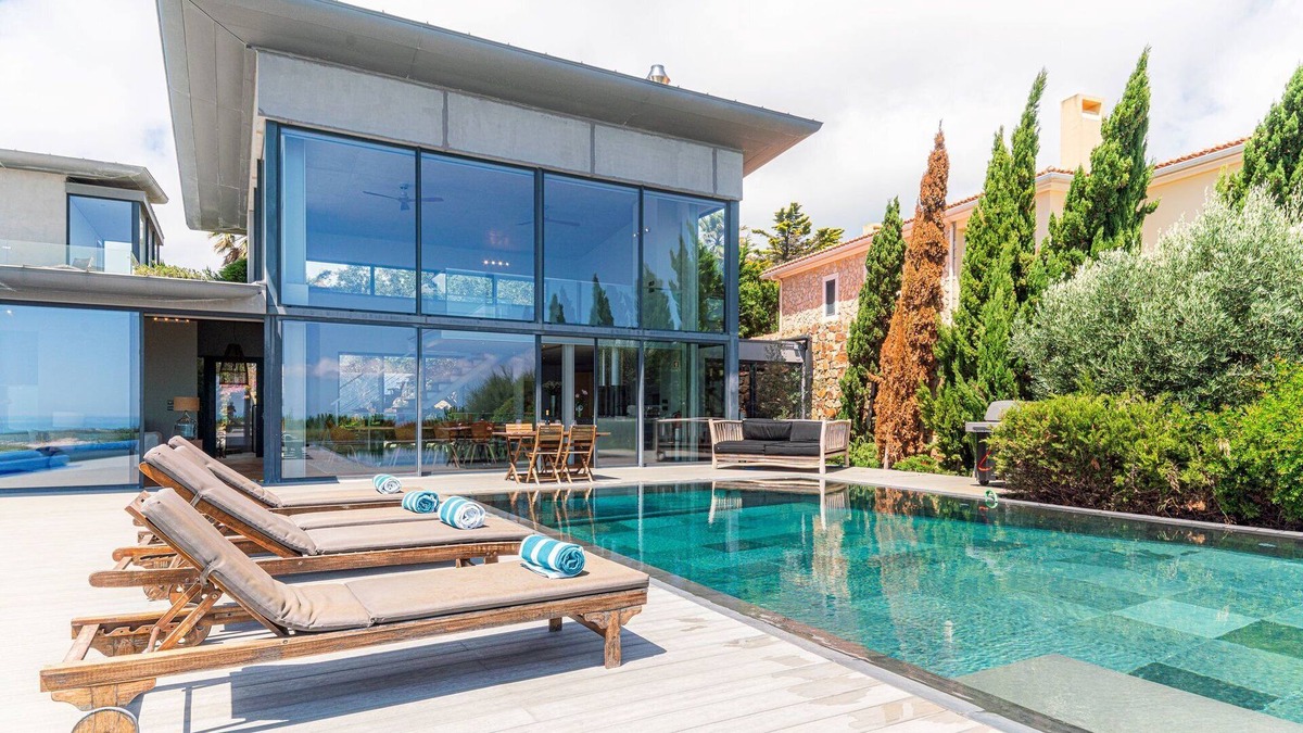 Monserrate Villa | Ultra Modern Cascais Villa | 4 Bedrooms | Villa Equador | Pool Table | Stunning.