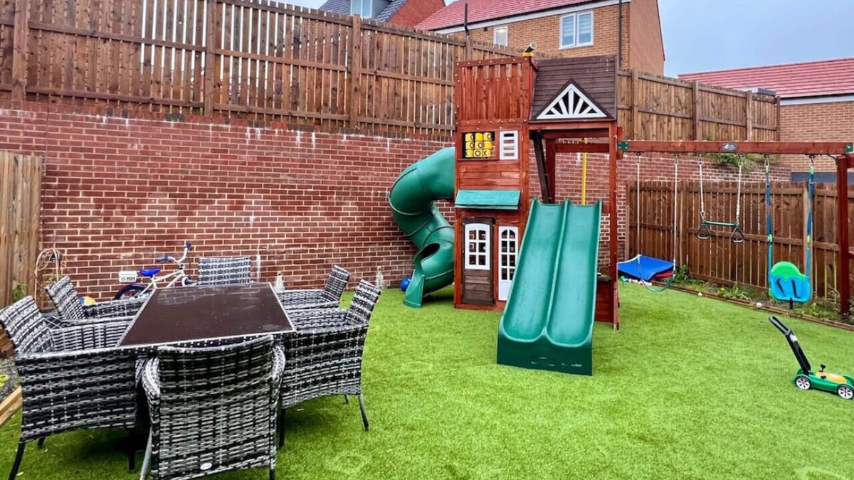 Durham House | Ultra Modern large 4 bed executive home Durham