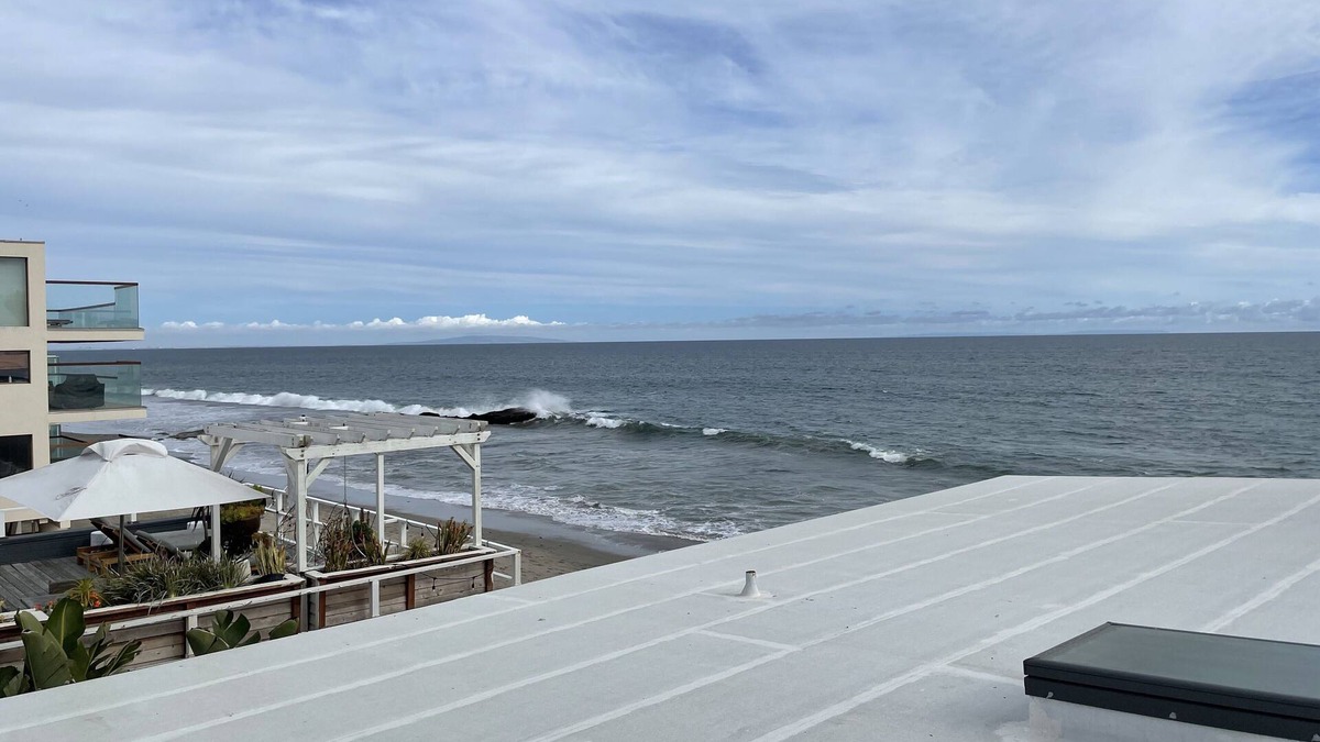 Central Malibu Condo | Ultra Premium Malibu Road Beach House with AC PRIVATE BEACH