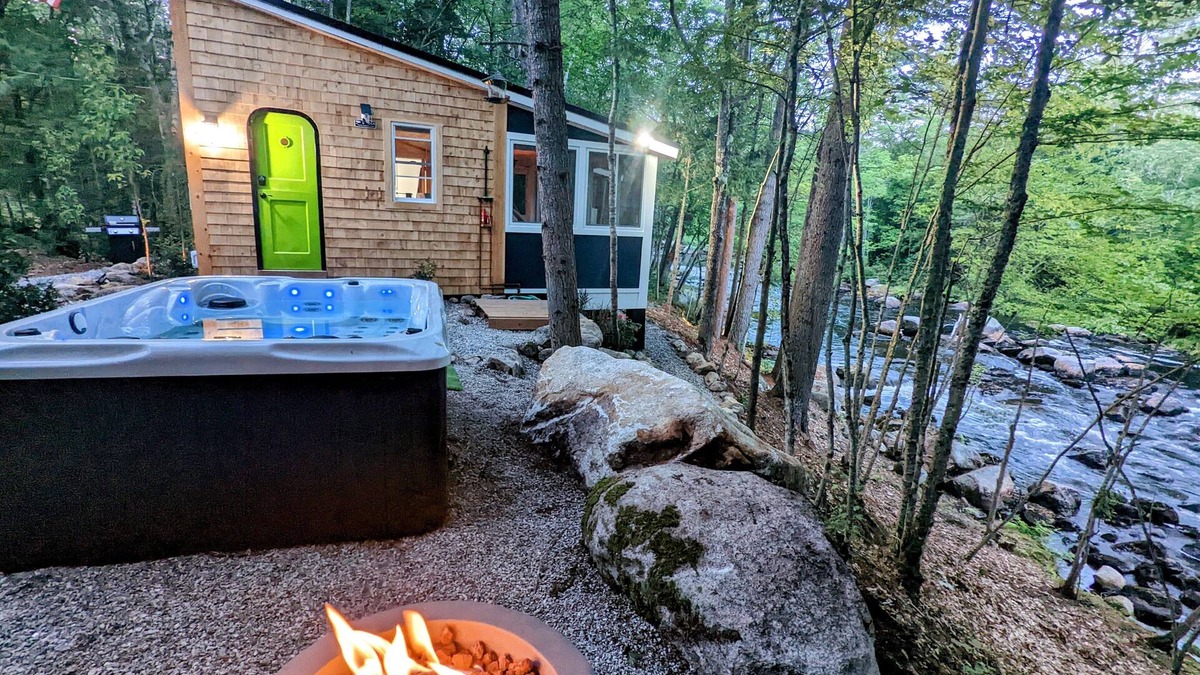 Waterford Cottage | Ultra Private, Crooked Reflections, Riverside Retreat, Hot Tub, Waterfront Glass