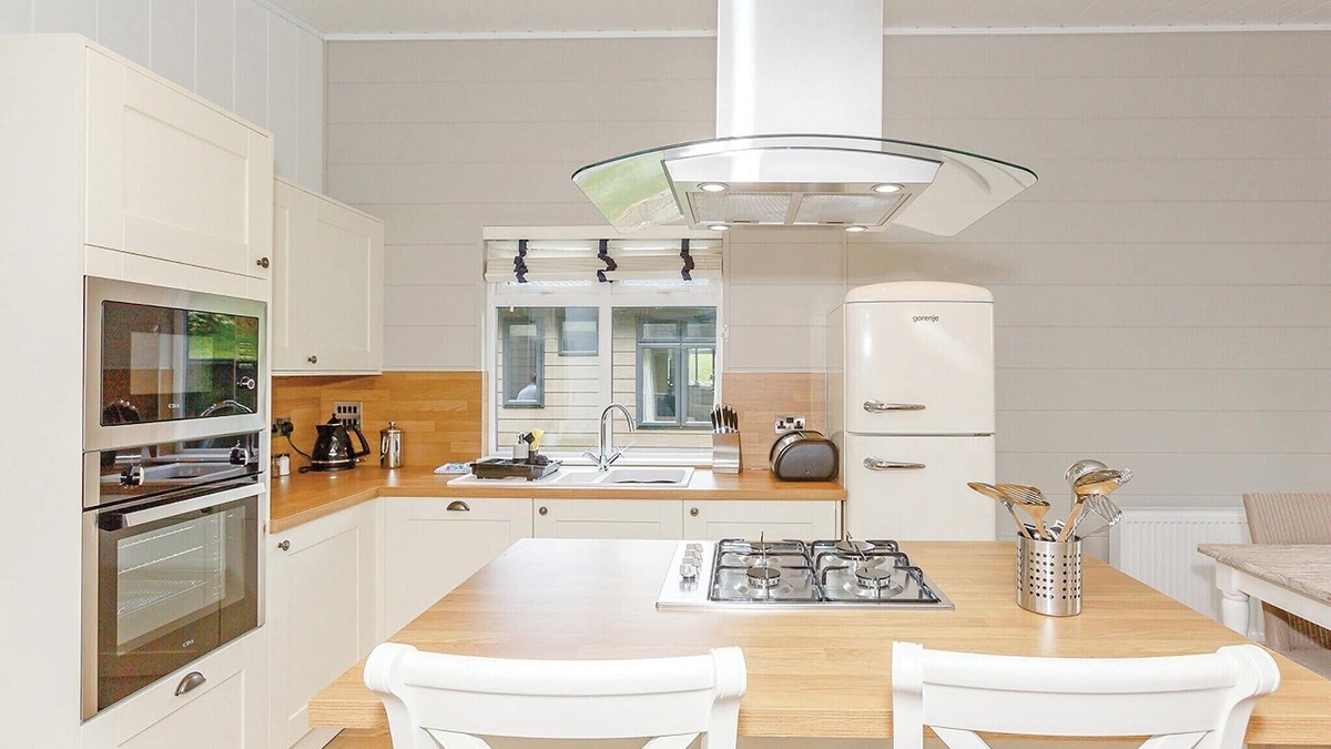 Aysgarth Ski Chalet | Ultra spacious luxurious lodge set in a secluded corner within the park.