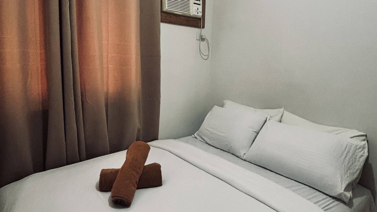 Mandurriao Condo | Ultra-Spacious Two Bedroom