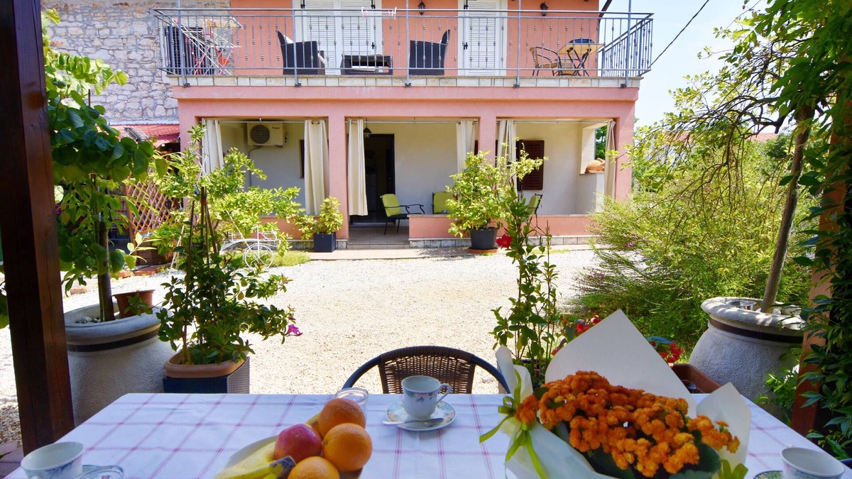 Đuba Apartment | Umag-Đuba apartment, close to the sea, quiet area, barbecue, Wi-Fi