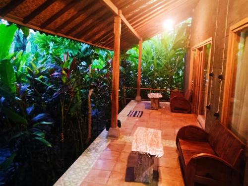 Pejarakan House | Umah Kayu 1-Menjangan homestay