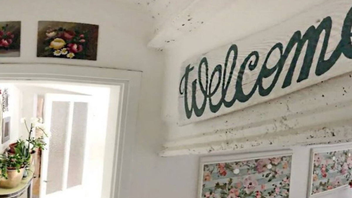 Quistello House | Umberty house manor house in the historic center