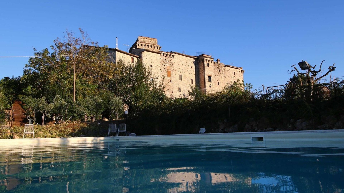Barattano Apartment | Umbria's Poolside Charm