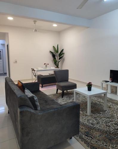 Ijok House | Umi Homestay, Laman Haris