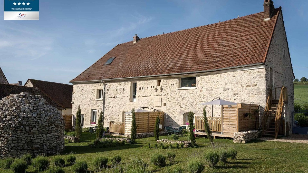 Montlevon House | Un bol D'air à la Campagne -gîte les Cigales