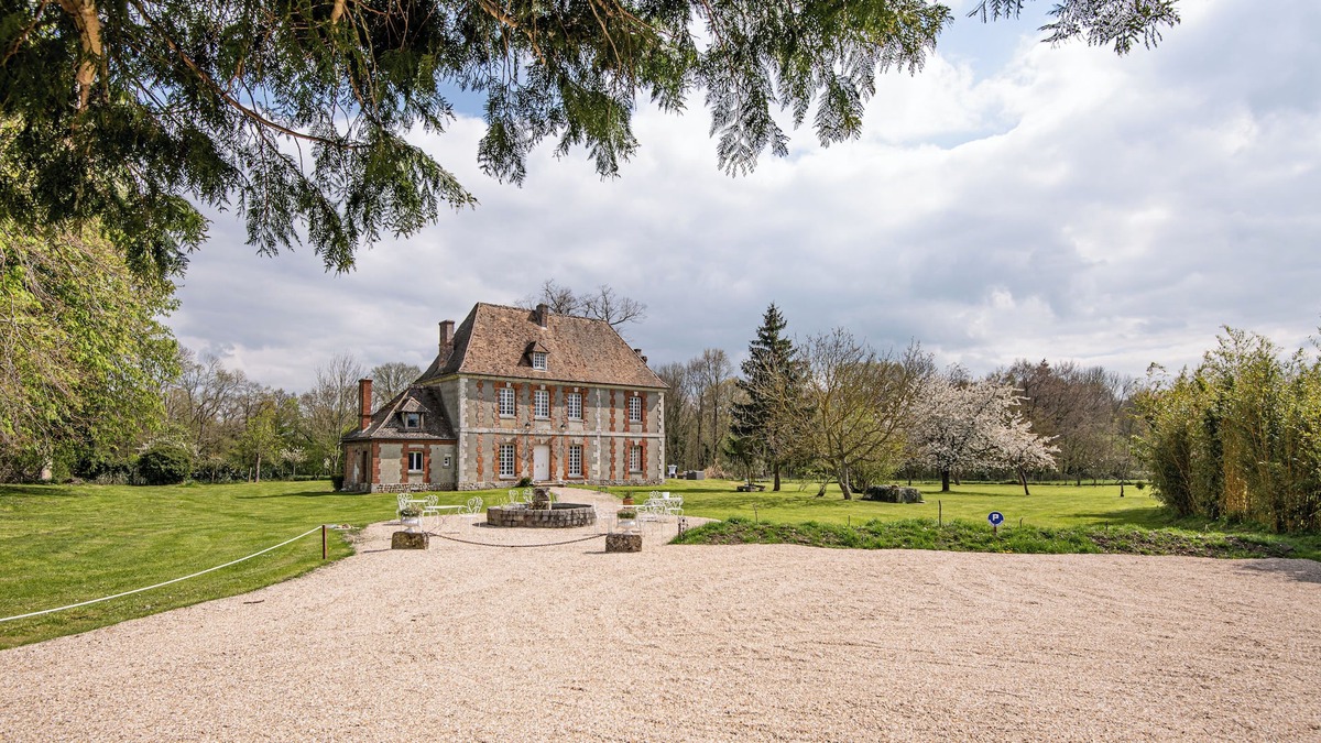 Feuguerolles Other | Un Château Rien que Pour Vous !