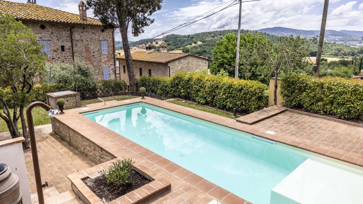 Bagnaia House | Un Petit Paradis - Holiday apartment for two with Perugia view!