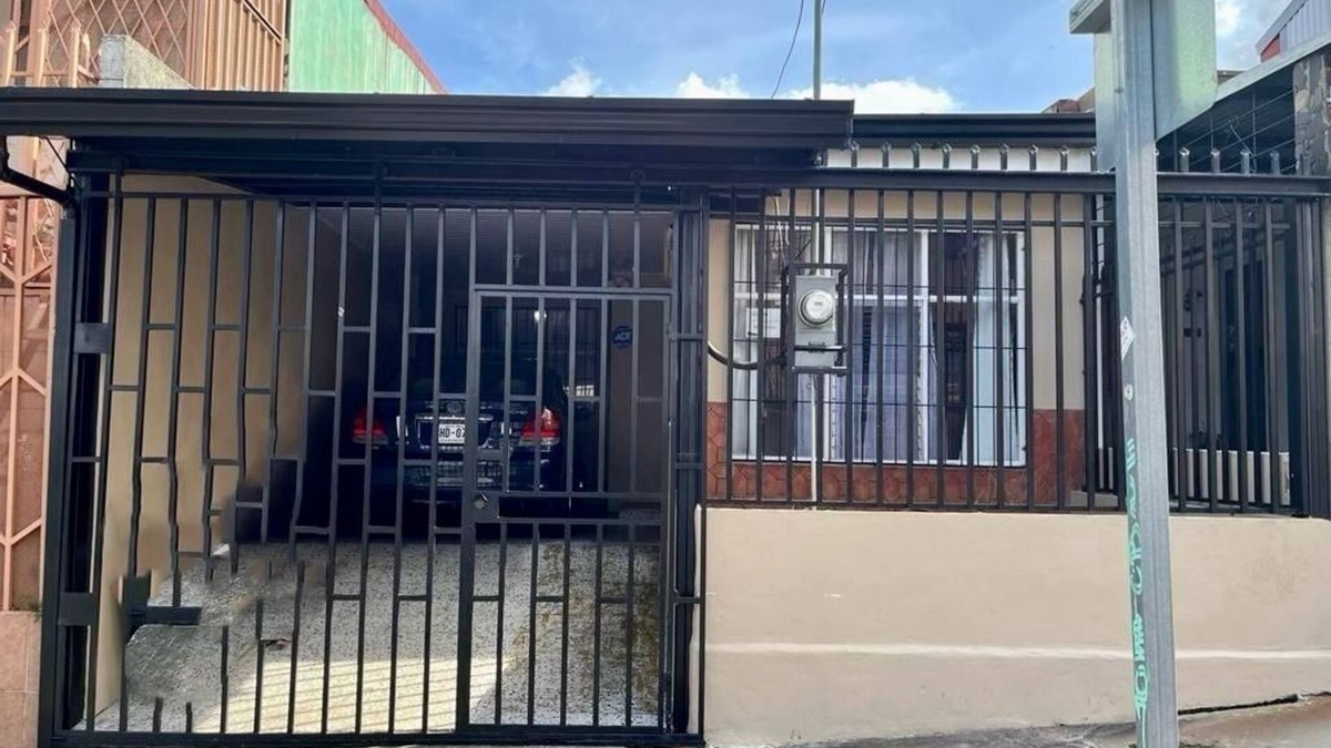 Hatillo House | Una Casa de 3 cuartos y 2 baños centralmente ubicado a San Jose.