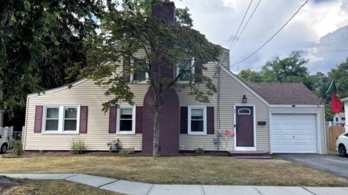 Warren House | UNAVAILABLE