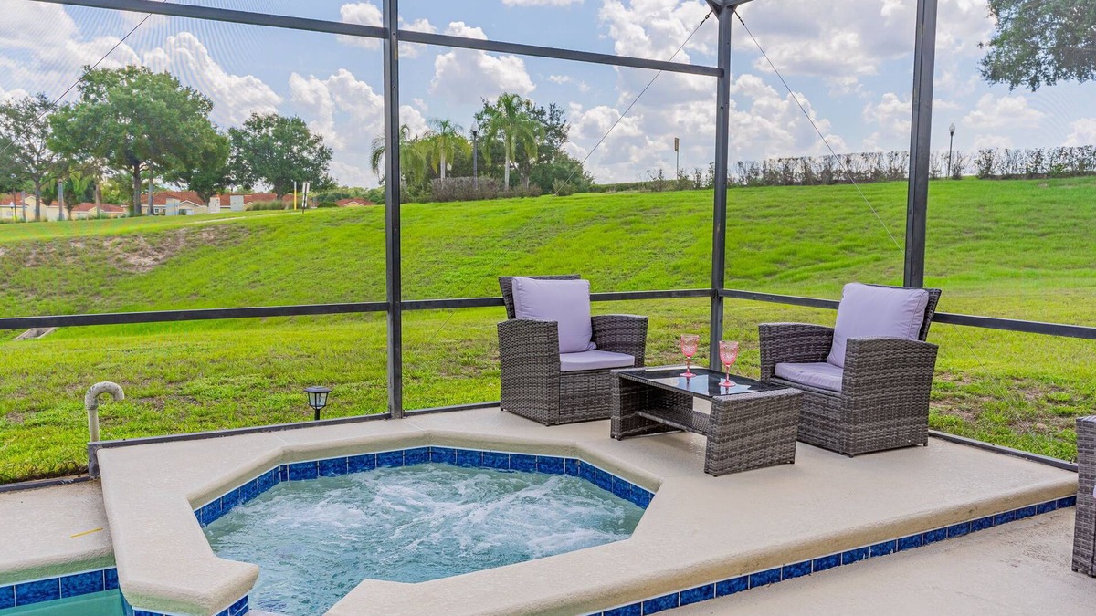 Windwood Bay House | Unbeatable summer prices from July 20th to August 31st. Enquire Now!
