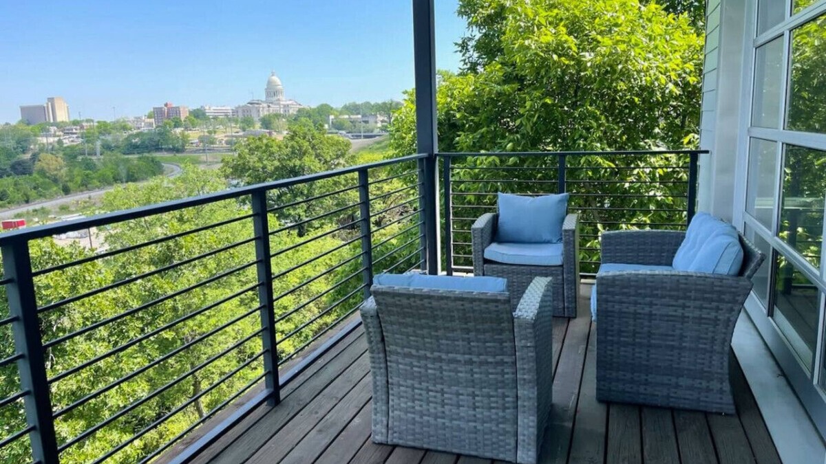 Downtown Little Rock House | Unbeatable Views: Stylish Oasis