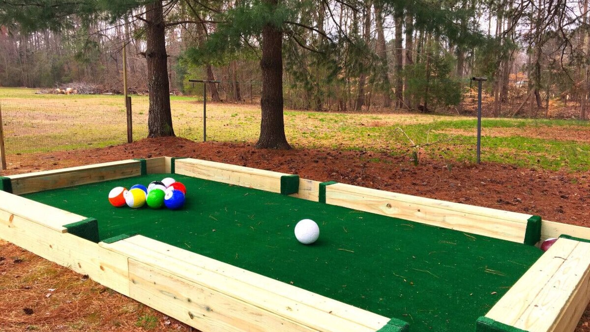 Spring Grove House | Uncle Bill's Lodge & Soccer Pool Showdown