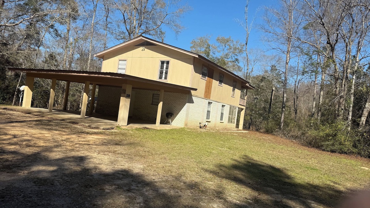Perkinston House | Uncle Ralph's House on Red Creek - Uncle Ralph’s Cabin Rentals - PRIVATE BEACH
