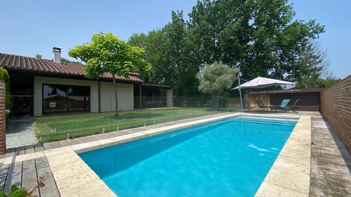 Lavaur House | Under the oak trees of Lavaur: relaxation & teleworking