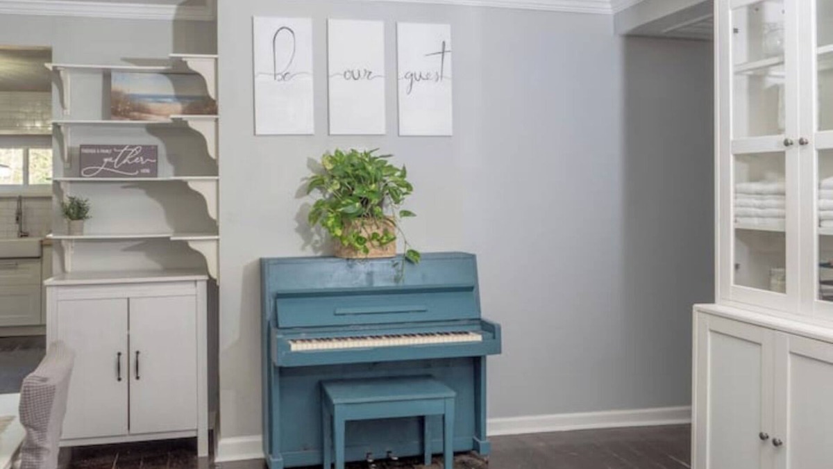 Folsom House | Under the Oaks, 3 BR, 2 King beds, sleeps 6