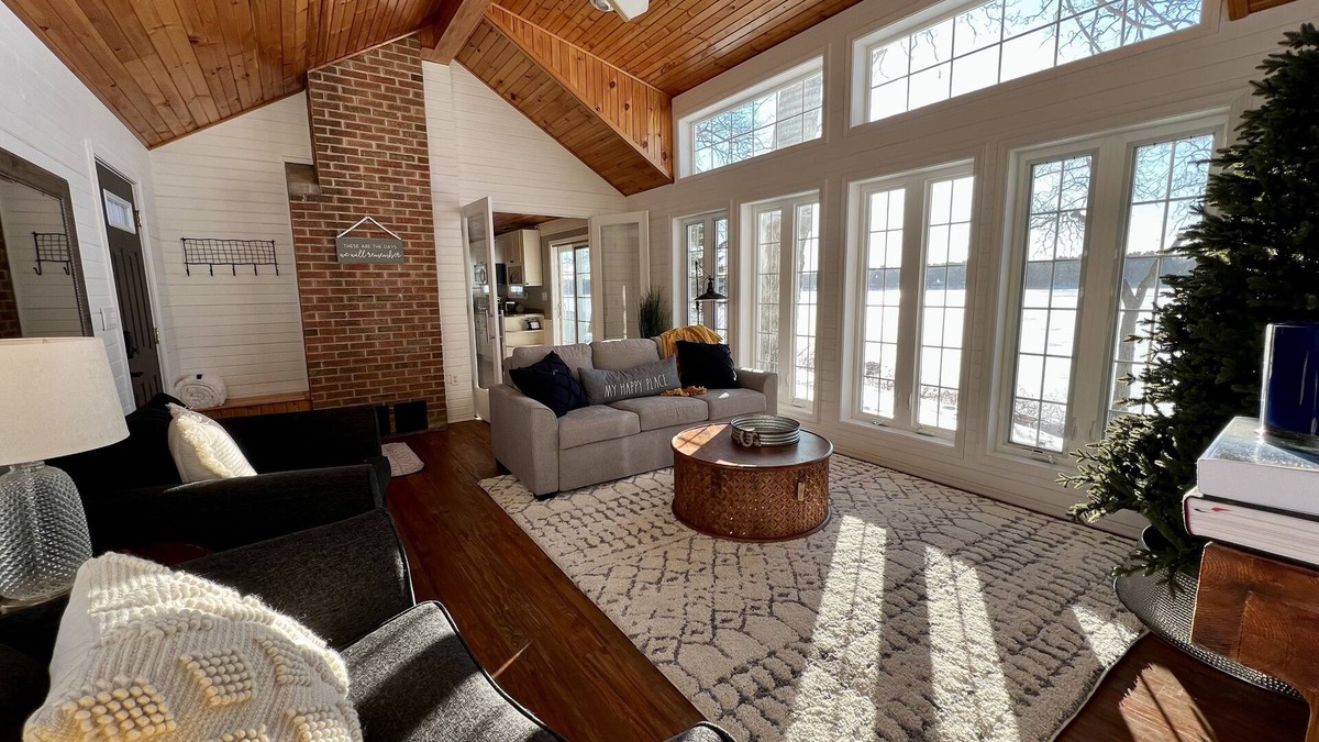 Montello House | 🌳🏡 "Under The Oaks" on Buffalo Lake: Just 30min to WI Dells & 1hr to Madison
