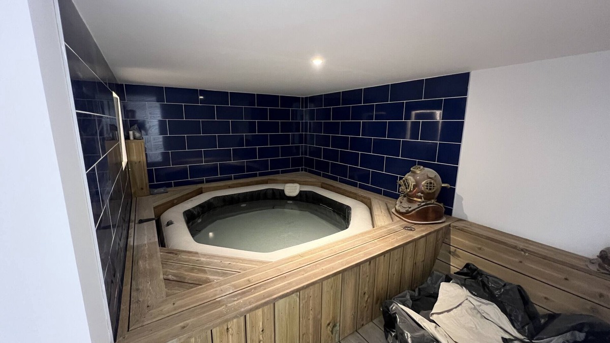 Boulogne-Centre Apartment | Under the Sea: 4–6 people, terrace, spa
