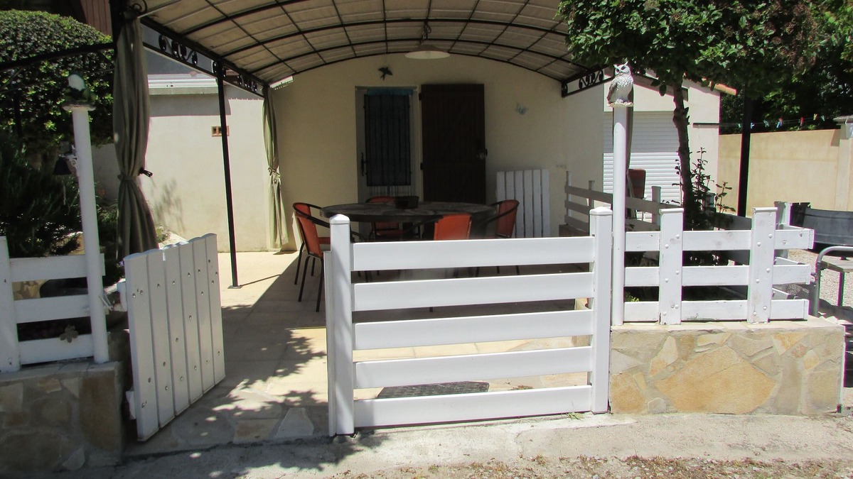Saint-Series Apartment | Under the sun of South France