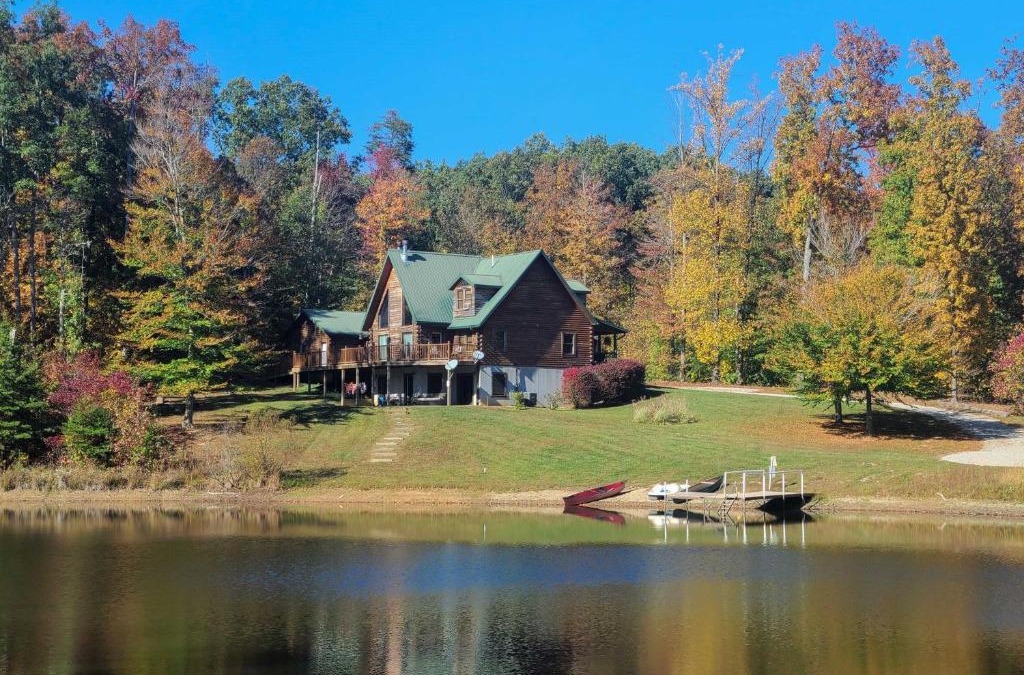 Henryville House | Underwood Home with 40 Acres Fire Pit, Private Lake