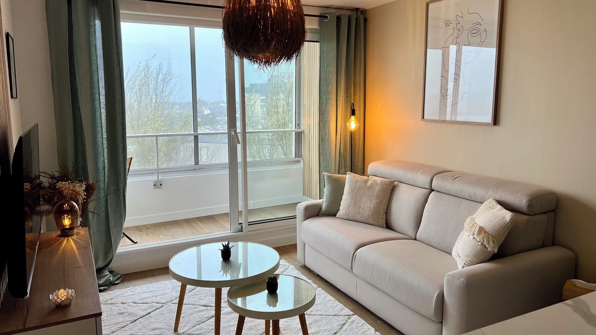 Courseulles-sur-Mer Apartment | Une Escale Chaleureuse!
