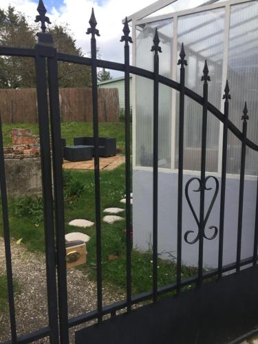 La Ferte-Beauharnais House | Une maisonnette au cœur de la Sologne des étangs