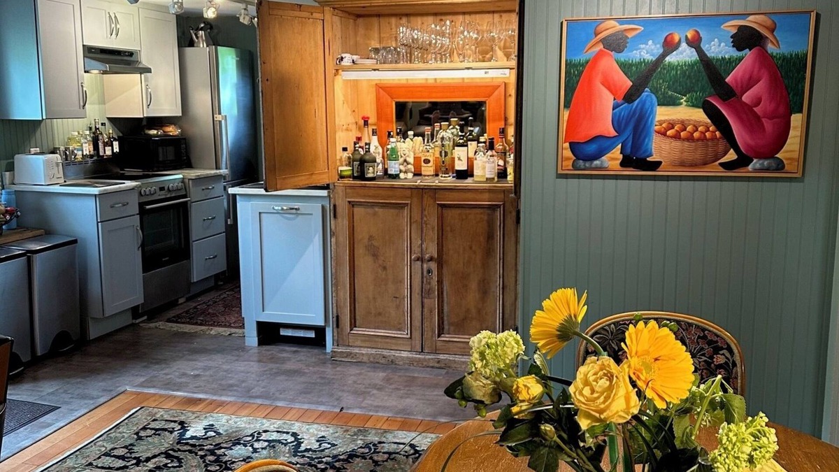 Manchester Center Apartment | Unexpected Style in a Cosy, Convenient In-Town Apartment