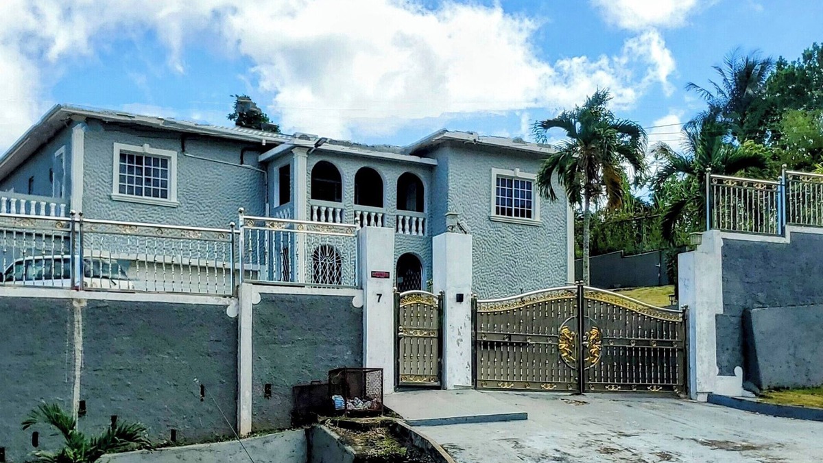 Mandeville Villa | Unforgettable Escape: Nestled in the tranquil and cool hills of Mandeville